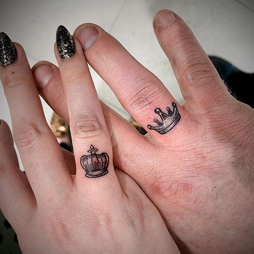 48+ Finger tattoos Ideas [Best Designs] • Canadian Tattoos