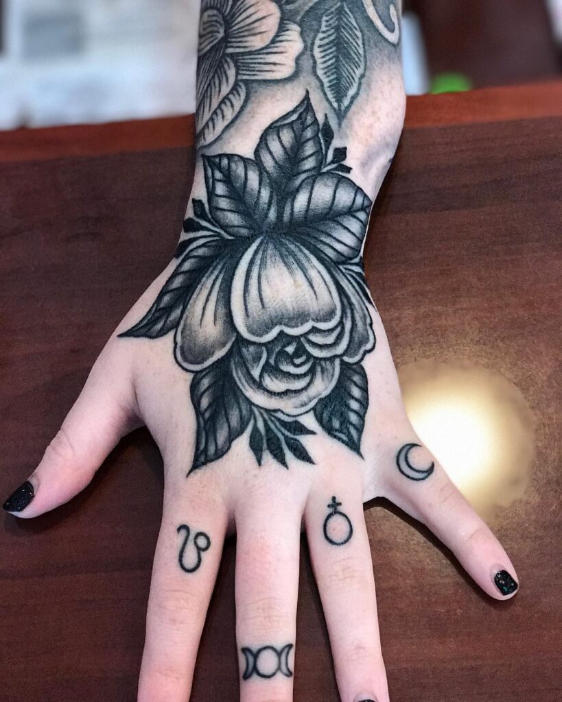 Hand Tattoos for Women Are a Great Way to Express Yourself - Body ...