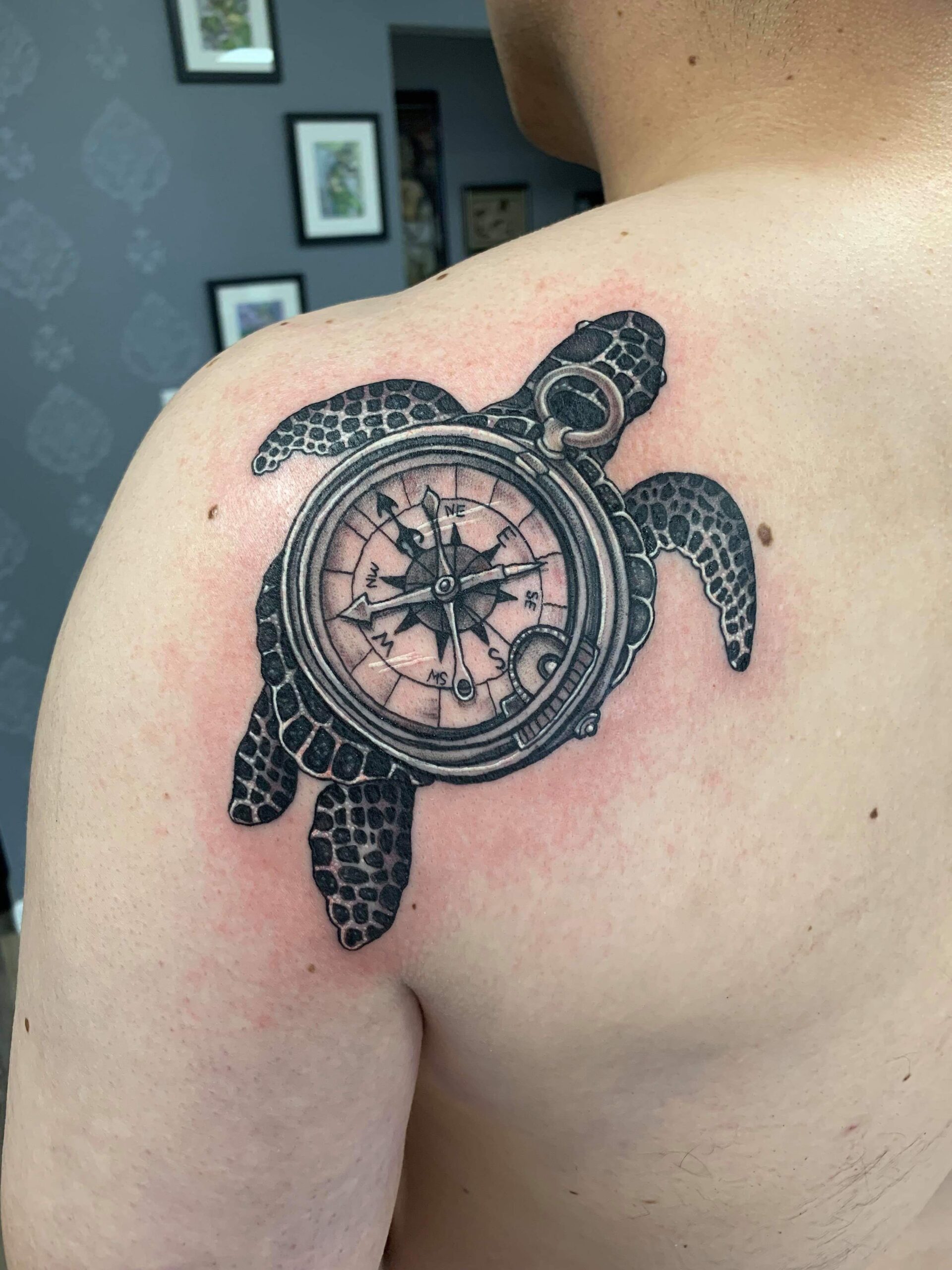 Brilliant and Vibrant Sea Turtle tattoo Pictures Body