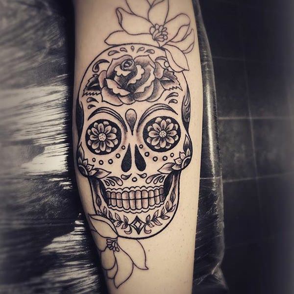 Learn A Little About The Sugar Skull Tattoo History And Meaning Body Tattoo Art