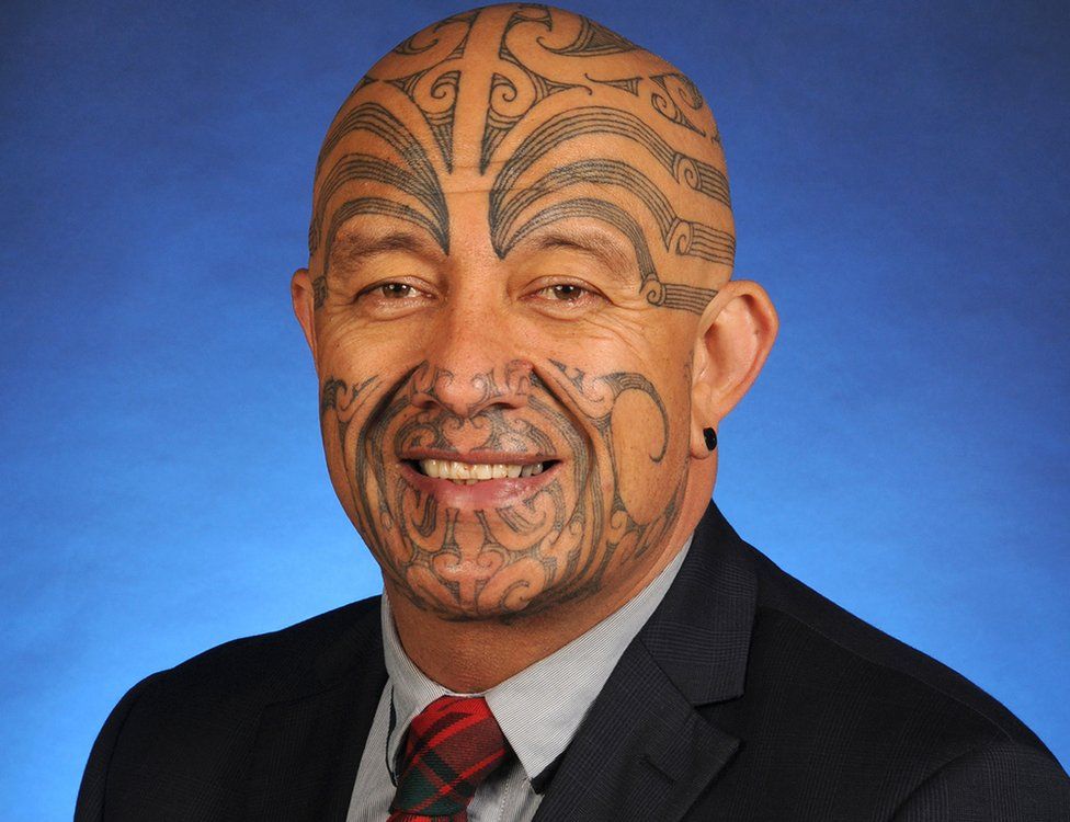 Māori Female Face Tattoo Designs - wide 5